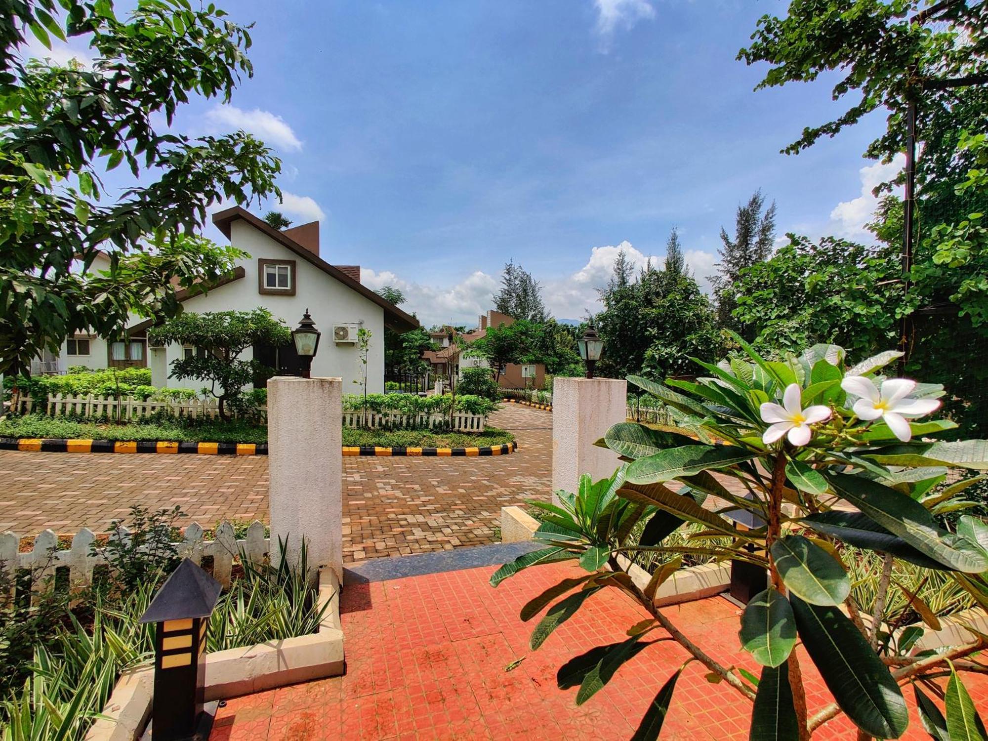 Pushpam Sanskruti Resort Karjat - A Pure Veg Resort Dhamni المظهر الخارجي الصورة