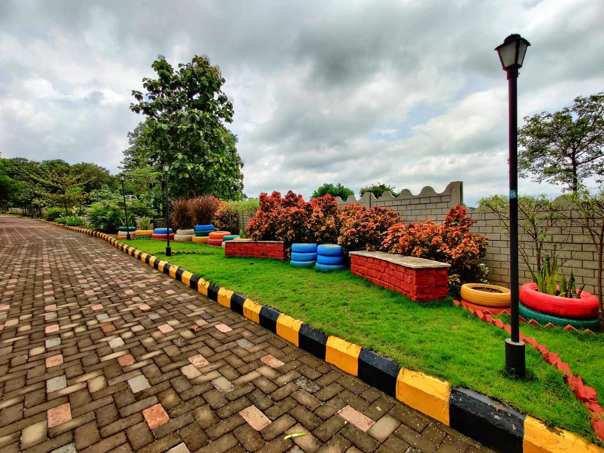 Pushpam Sanskruti Resort Karjat - A Pure Veg Resort Dhamni المظهر الخارجي الصورة